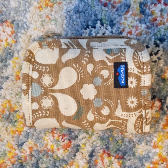 Kavu Crossbody and Wallet - Picture 6 of 13